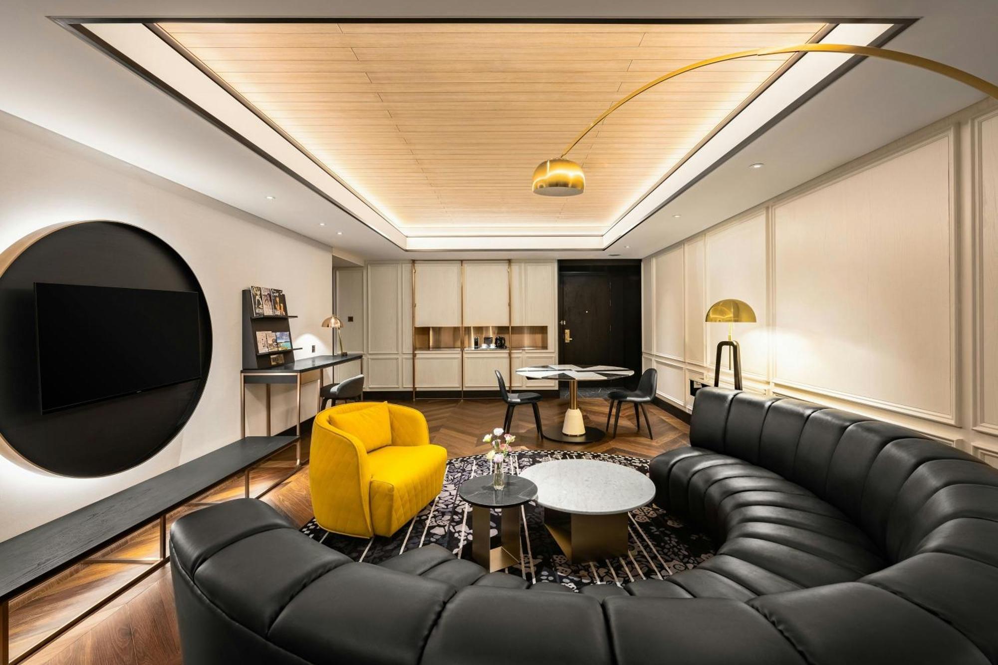 Le Meridien Taichung Luaran gambar The interior of the 2018-built lounge