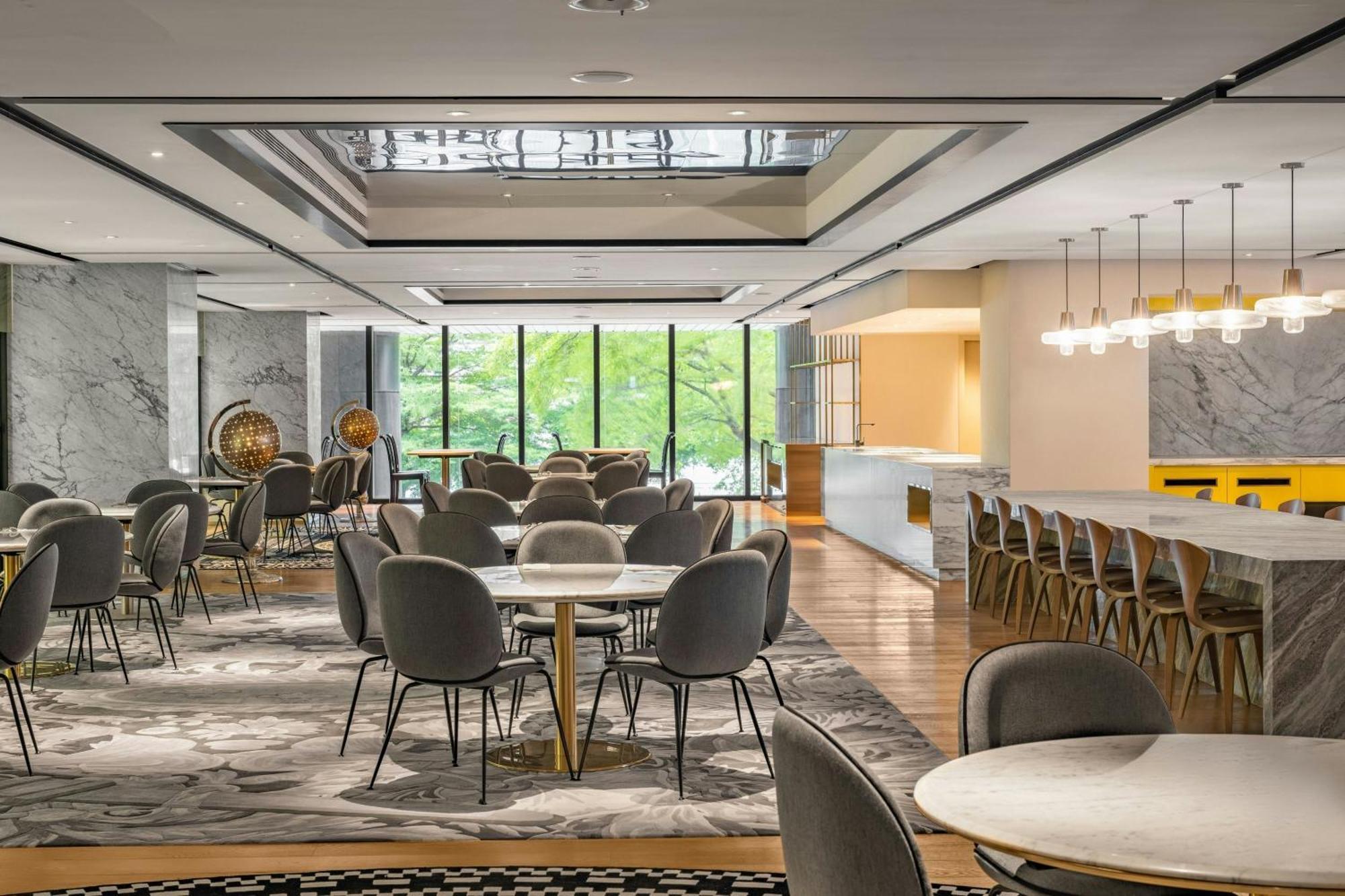 Le Meridien Taichung Luaran gambar The Club at Hong Kong International Airport