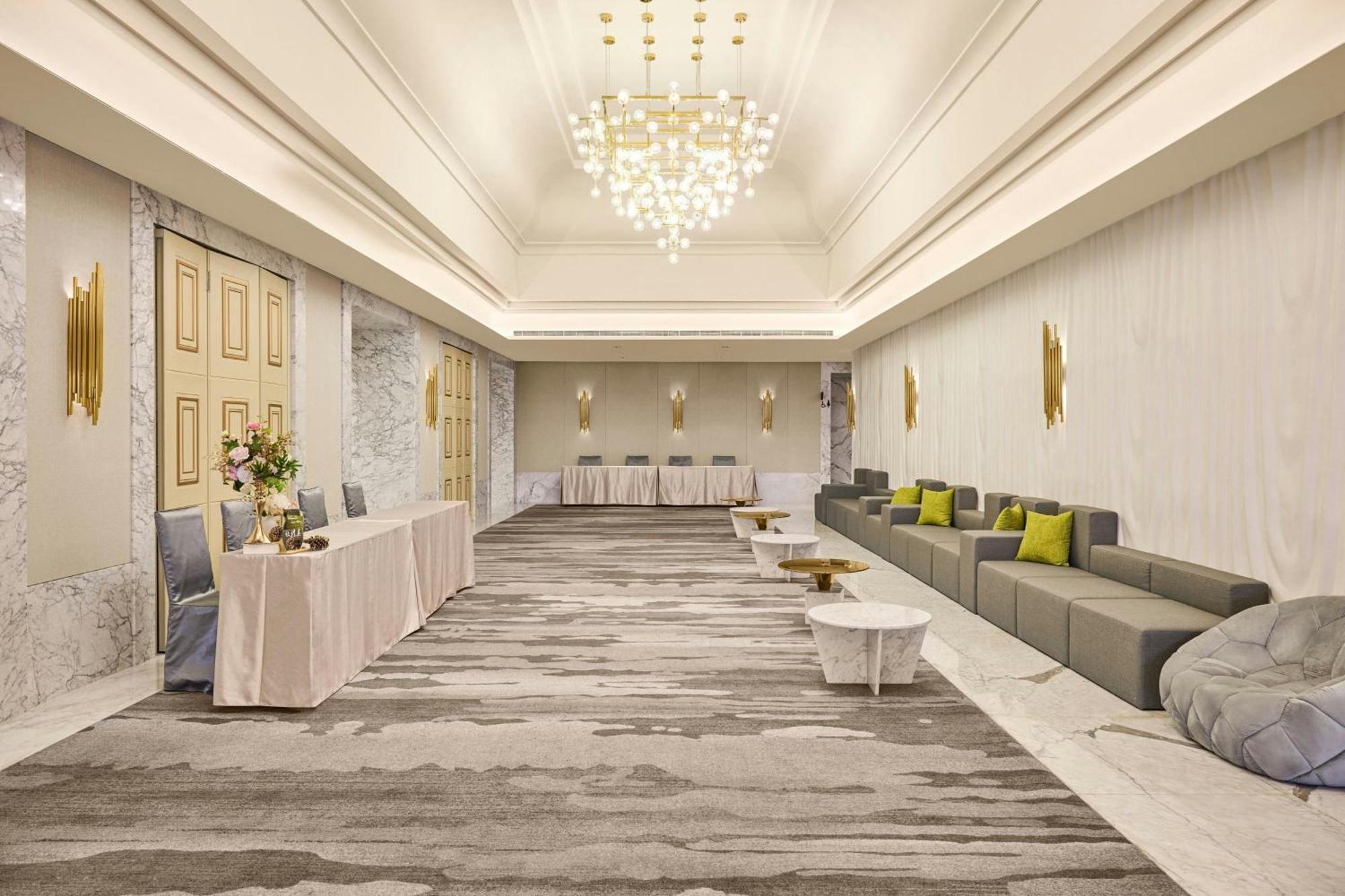 Le Meridien Taichung Luaran gambar The Grand Ballroom Foyer