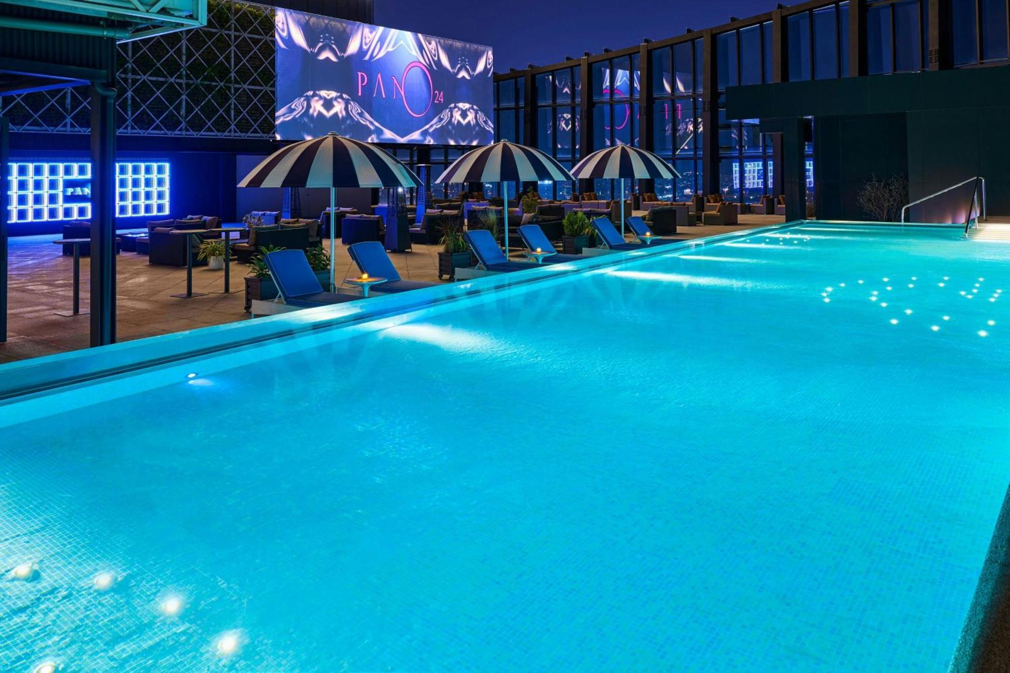 Le Meridien Taichung Luaran gambar The rooftop pool at the hotel